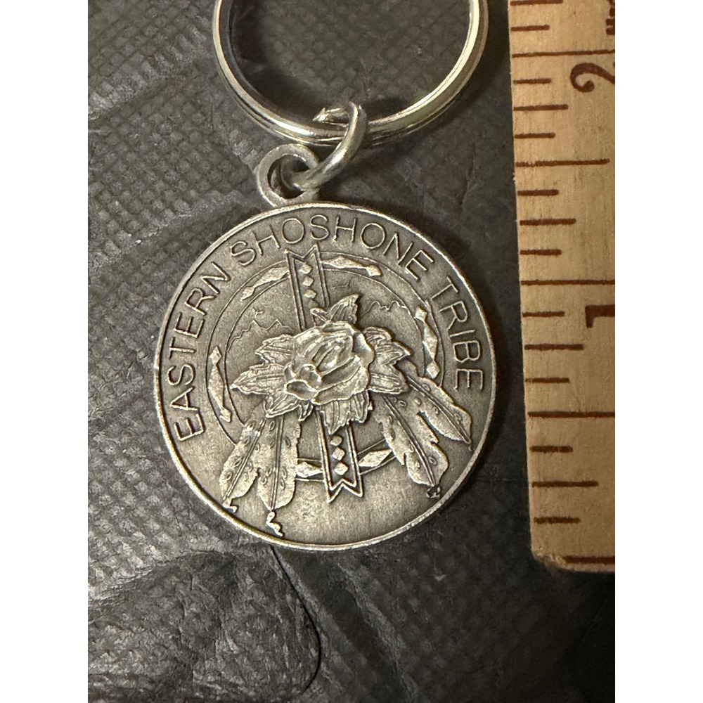 Keychain Eastern Shoshone Tribe Rose Feather Native American Silver Tone USA - Picture 5 of 5